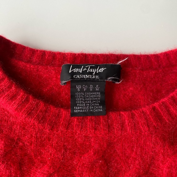 Red cable knit cachemire sweater - Picture 2 of 3
